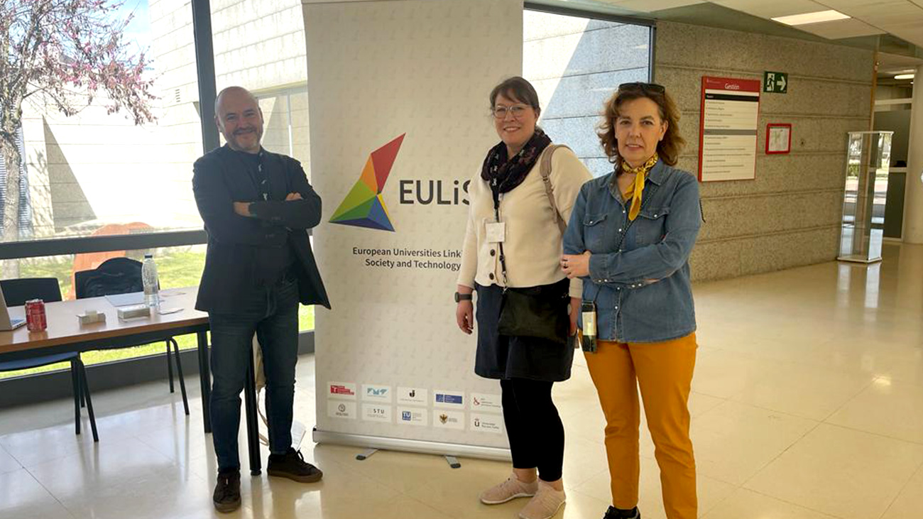 uan Manuel García Camús, María Luisa Humanes and LUT's European projects technician at Open Office event